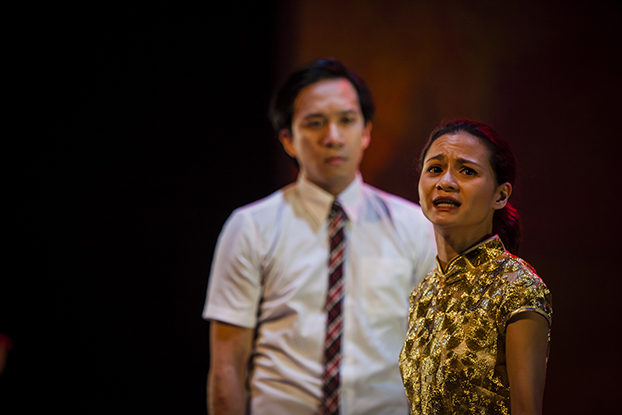 W!ld Rice Alfred and Sharifah Amani play a heartbreaking scene from 'Mimi Fan'.